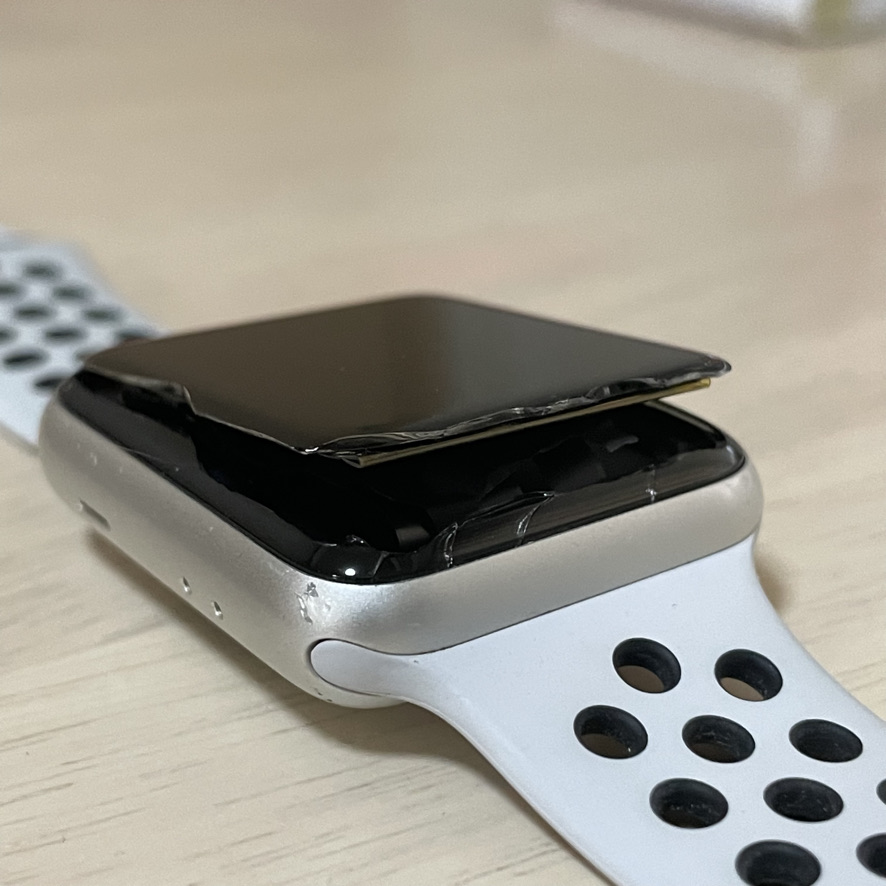 Apple Watch 割れる