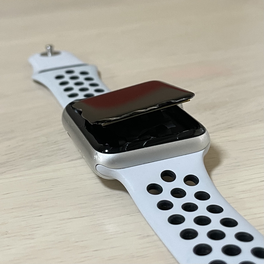 Apple Watch 割れる